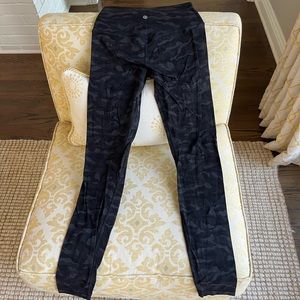 Lululemon Align Camo size 4